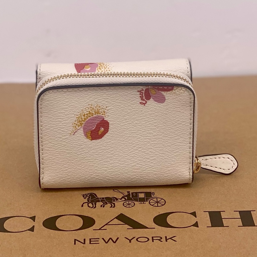 Coach White Floral Small Trifold Wallet - Picture 4 of 10
